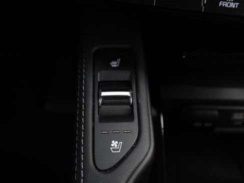 Used 2024 Kia Telluride EX w/ EX Captain's Chair Package FWD image 18