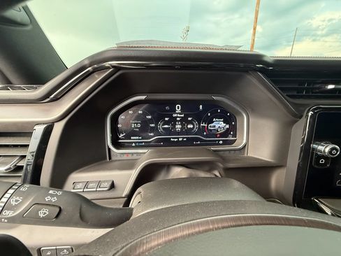 Used 2023 GMC Sierra 1500 AT4 w/ Technology Package AWD/4WD image 17