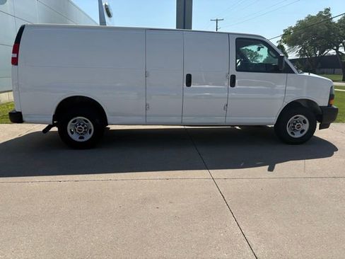 Used 2023 GMC Savana 2500 Extended w/ Driver Convenience Package RWD image 19