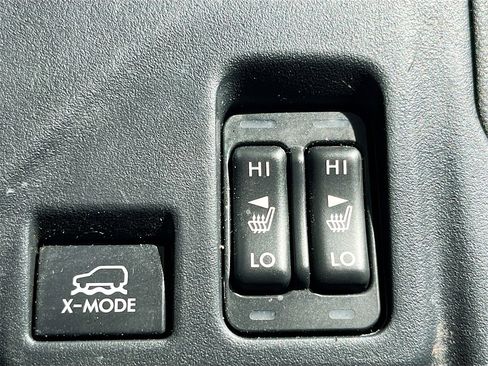 Used 2021 Subaru Crosstrek 2.0i Premium w/ Moonroof Package image 19