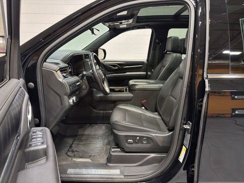 Used 2021 GMC Yukon XL Denali w/ Denali Premium Package AWD/4WD image 19