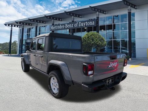 Used 2022 Jeep Gladiator Sport AWD/4WD image 6