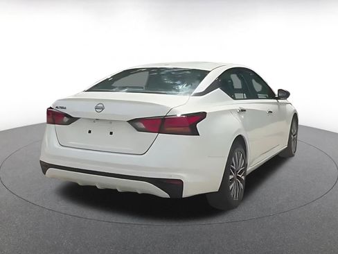 Used 2025 Nissan Altima 2.5 SV image 14