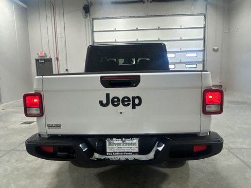 New 2026 Jeep Gladiator Sport image 7