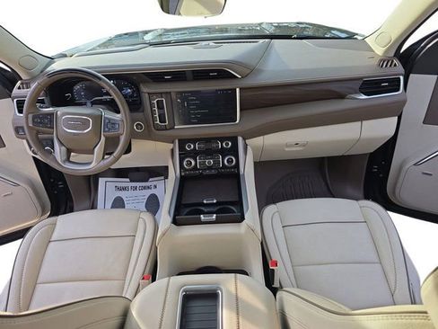 Used 2023 GMC Yukon Denali w/ Advanced Technology Package image 9