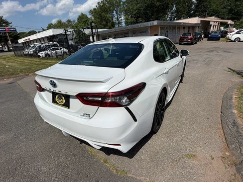 Used 2021 Toyota Camry XSE FWD image 5