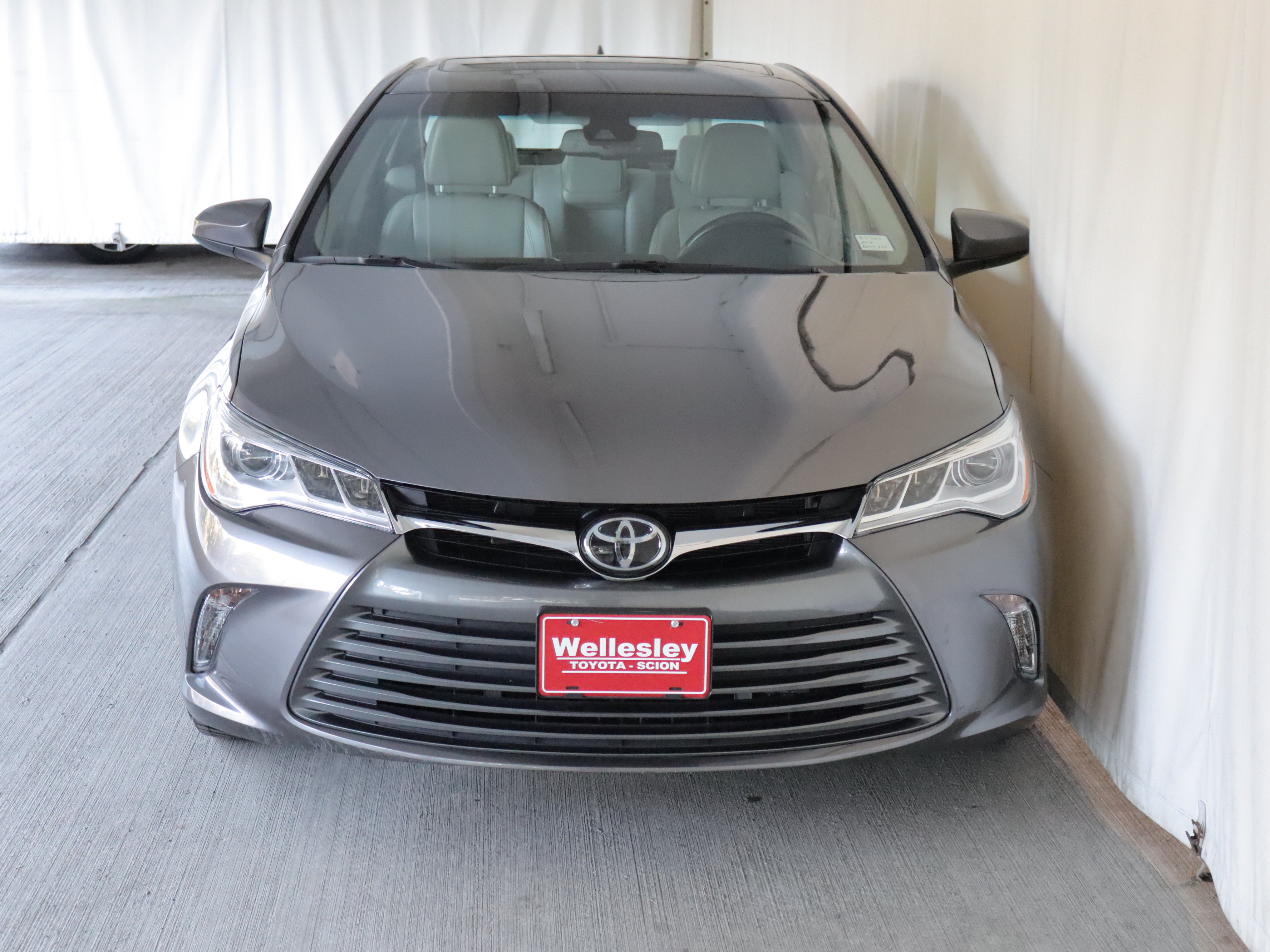 Used 2016 Toyota Camry XLE w/ Advanced Technology Package FWD image 6