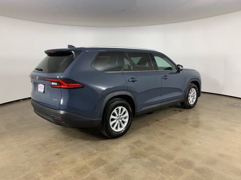 Used 2025 Toyota Grand Highlander AWD image 8