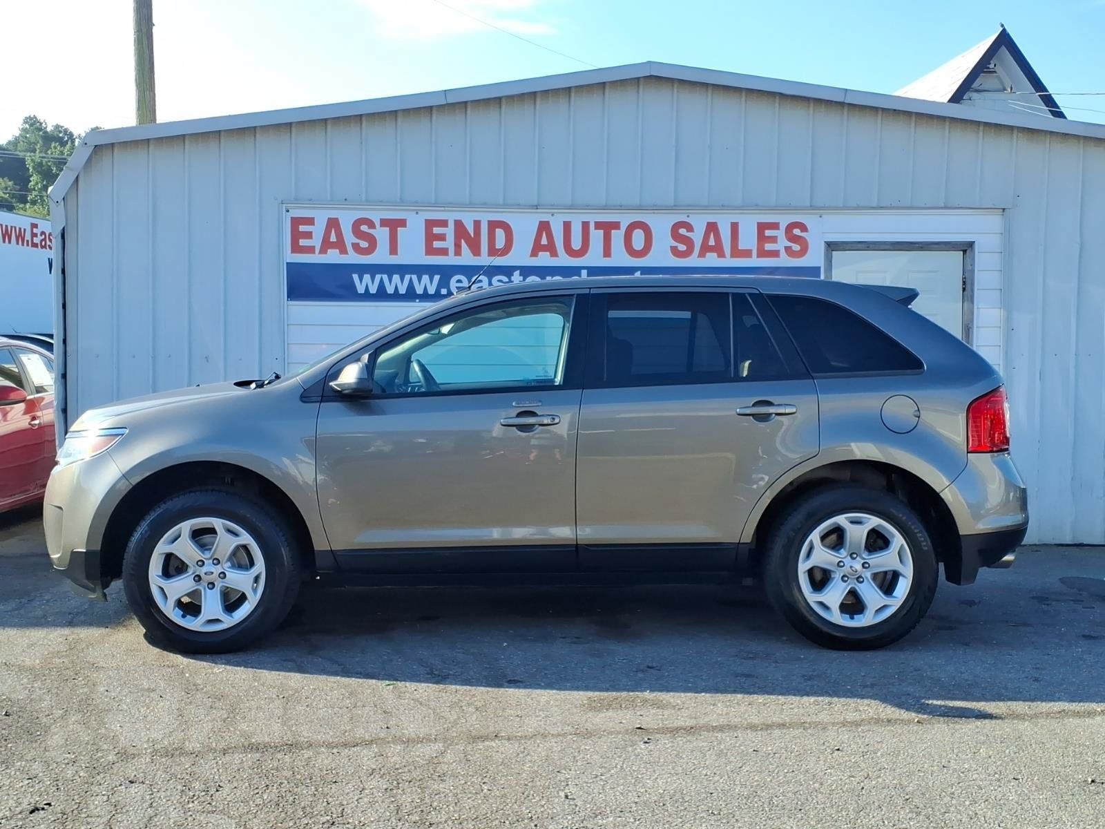 Used 2014 Ford Edge SEL w/ Equipment Group 205A AWD/4WD image 2