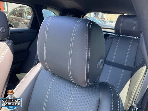 Used 2018 Land Rover Range Rover Velar R-Dynamic SE AWD/4WD image 18