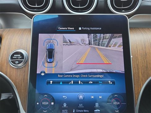 Used 2023 Mercedes-Benz GLC 300 4MATIC image 25