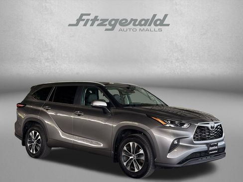 Certified 2026 Toyota Highlander XLE AWD/4WD image 1
