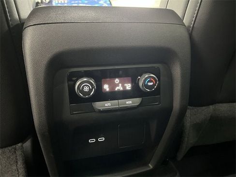 New 2025 Chevrolet Traverse LT w/ LPO, Floor Liner Package image 21