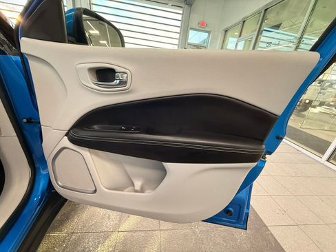 Used 2018 Jeep Compass Latitude w/ Popular Equipment Group image 42