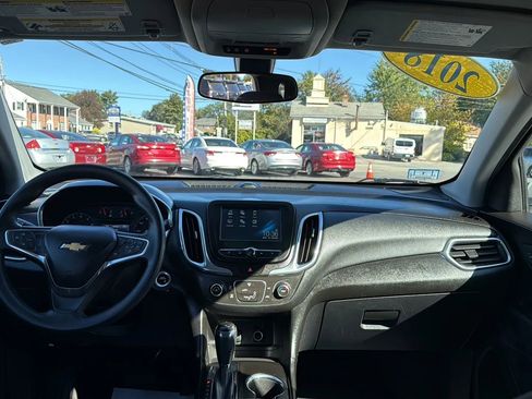 Used 2018 Chevrolet Equinox LT image 22