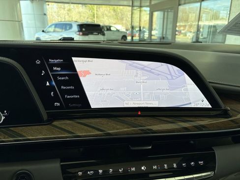 Certified 2022 Cadillac Escalade ESV Premium Luxury Platinum w/ Heavy-Duty Trailer Package image 14