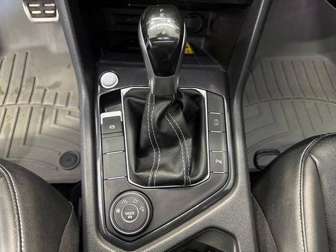 Used 2024 Volkswagen Tiguan SE R-Line AWD/4WD image 31