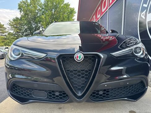 Used 2023 Alfa Romeo Stelvio Veloce AWD/4WD image 8