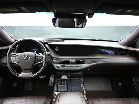 Used 2018 Lexus LS 500 w/ Interior Upgrade Package RWD image 22