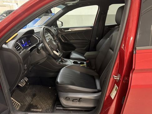 Used 2024 Volkswagen Tiguan SE R-Line image 6