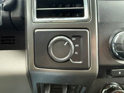 Used 2018 Ford F250 XLT image 33