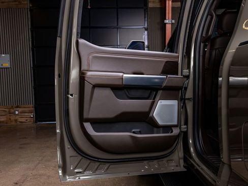 Used 2026 Ford F450 King Ranch w/ Chrome Package image 38