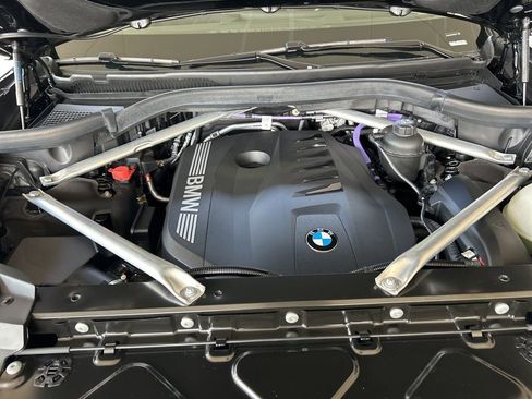 Used 2025 BMW X7 xDrive40i image 12