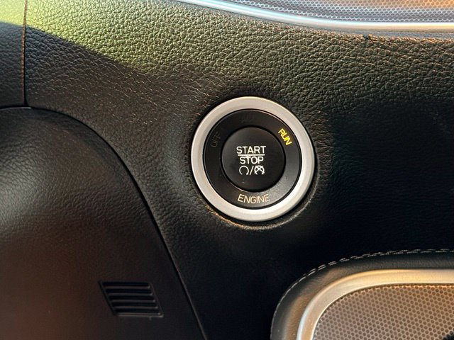 Used 2015 Dodge Challenger R/T Plus RWD image 29