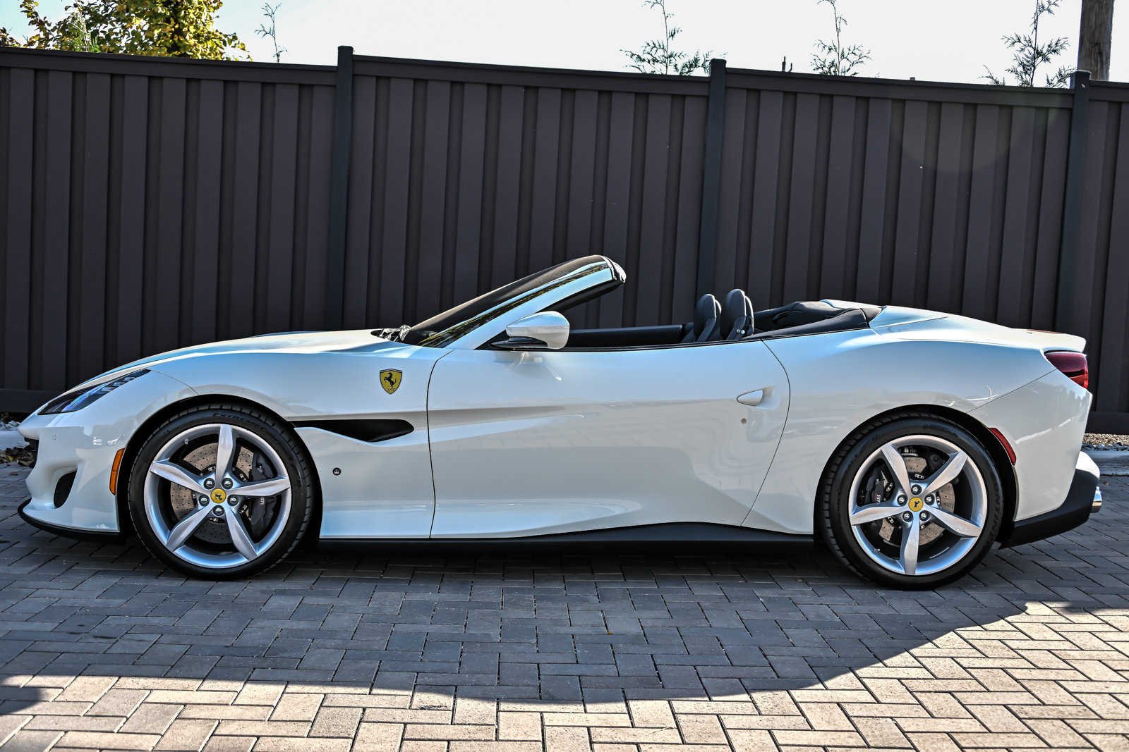 Used 2019 Ferrari Portofino RWD image 10