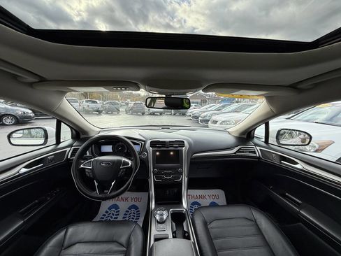 Used 2017 Ford Fusion SE w/ Equipment Group 202A image 11