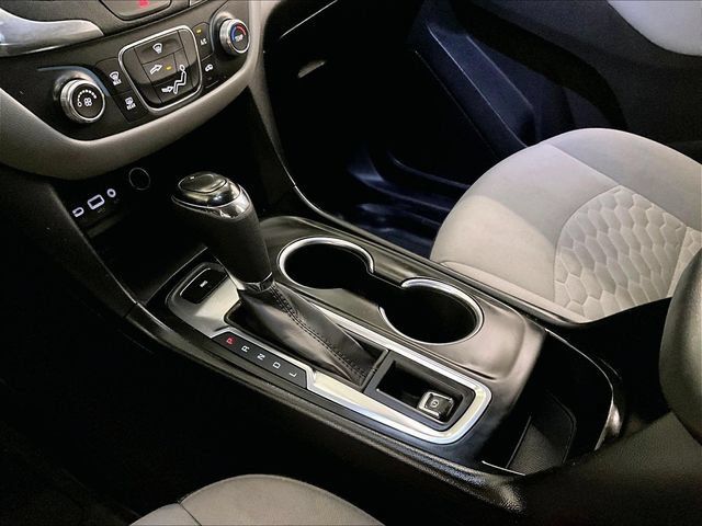 Used 2021 Chevrolet Equinox LS AWD/4WD image 16