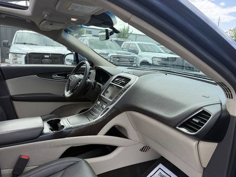 Used 2019 Lincoln Nautilus Reserve FWD image 9