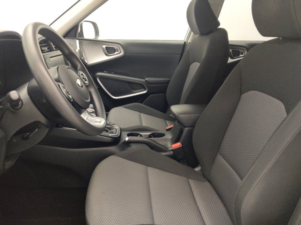 Used 2021 Kia Soul LX FWD image 17