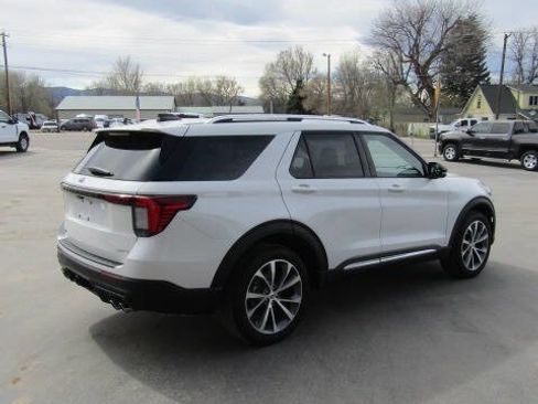 Used 2025 Ford Explorer Platinum w/ Ultimate Package image 4