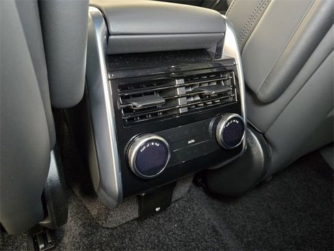 New 2026 Land Rover Range Rover Long Wheelbase SE image 13