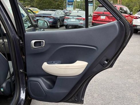 Used 2021 Hyundai Venue FWD image 44