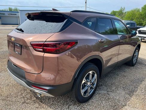 Used 2024 Chevrolet Blazer LT w/ Convenience Package FWD image 3