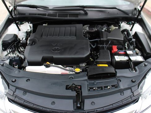 Used 2015 Toyota Camry XLE image 38