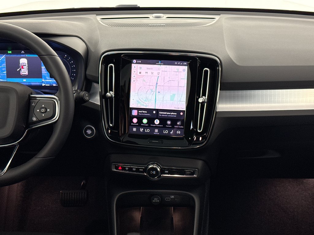Used 2026 Volvo XC40 B5 Ultra w/ Climate Package AWD/4WD image 14