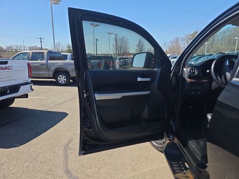 Used 2018 Toyota Tundra Limited w/ Limited Premium Package image 19
