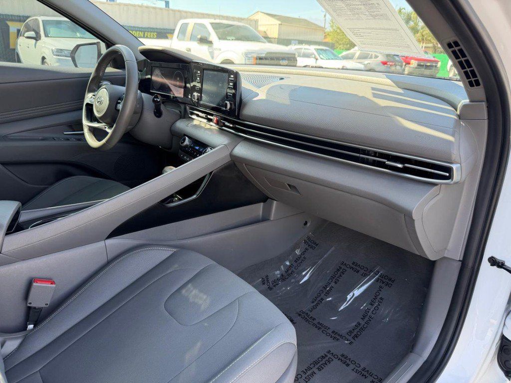 Used 2022 Hyundai Elantra SEL w/ Convenience Package FWD image 20