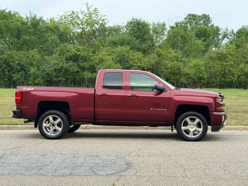 Used 2017 Chevrolet Silverado 1500 LT w/ All Star Edition AWD/4WD image 34