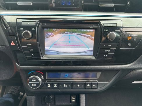 Used 2016 Toyota Corolla S image 25