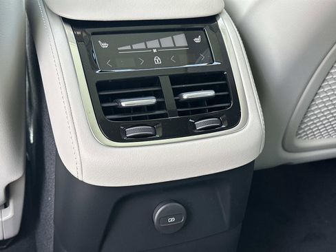 New 2026 Volvo XC90 T8 Ultra w/ Protection Package Premier AWD/4WD image 10