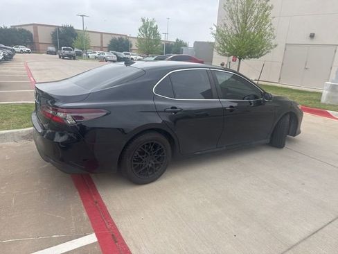 Used 2023 Toyota Camry LE FWD image 3