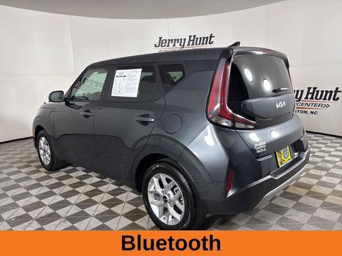Used 2025 Kia Soul LX w/ LX Technology Package FWD image 7