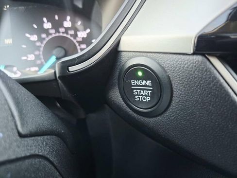 Used 2020 Ford Escape SE image 28