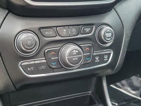 Used 2021 Jeep Cherokee Latitude Lux w/ Sun & Sound Group image 18