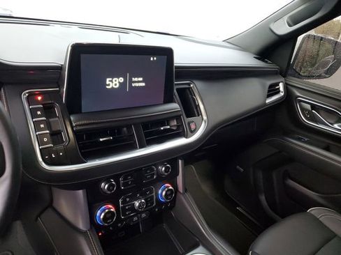 Used 2024 GMC Yukon XL SLT w/ SLT Luxury Package image 26