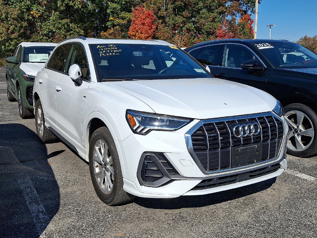 Used 2024 Audi Q3 2.0T Premium w/ Convenience Package AWD/4WD image 3
